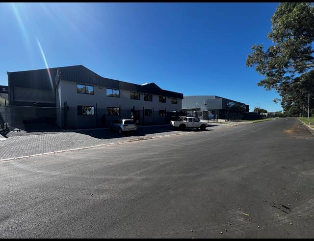 1,972M² WAREHOUSE TO LET IN BEACONVALE